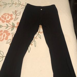 Black reversible lululemon groove pants. Size 8